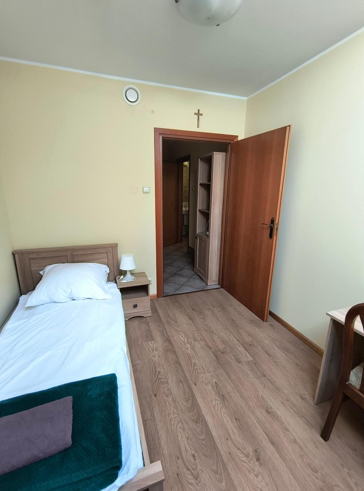 Dobry Zakatek Dom Rekolekcyjny Hotel Konstancin-Jeziorna Ngoại thất bức ảnh